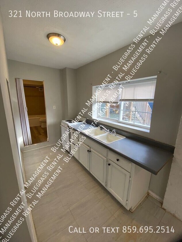 321 N Broadway Unit 5, KY 40324 Room for Rent in