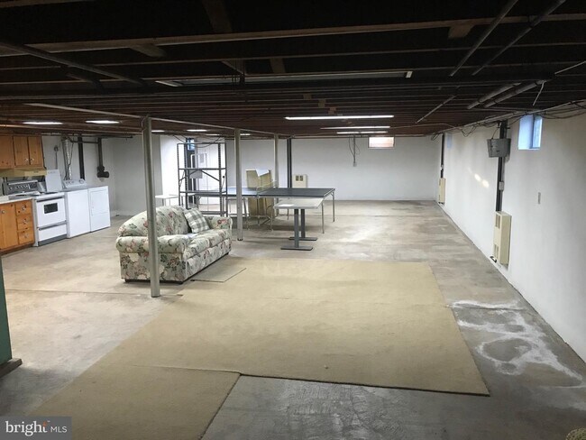 Building Photo - 2421 Knight Rd