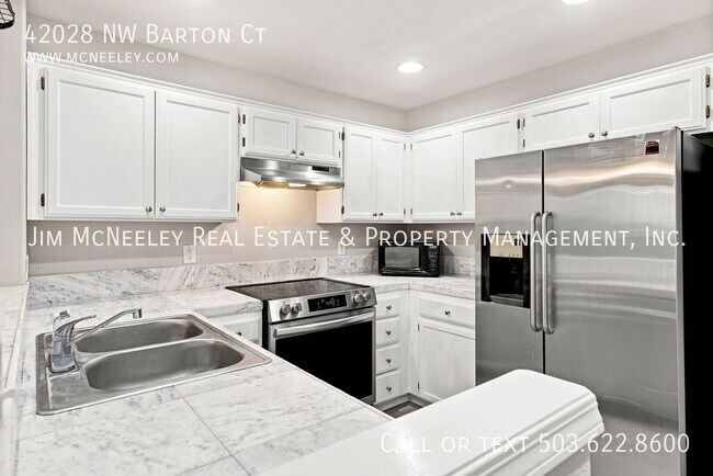 Foto del edificio - 42028 NW Barton Ct