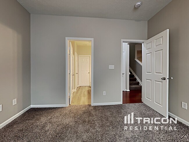 Building Photo - 3310 Shadow Creek Boulevard Columbus IN