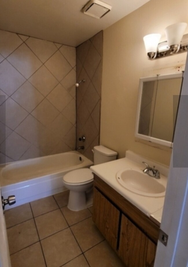 Foto del edificio - 717 Covington Ln