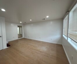 Building Photo - 210 Hamilton St