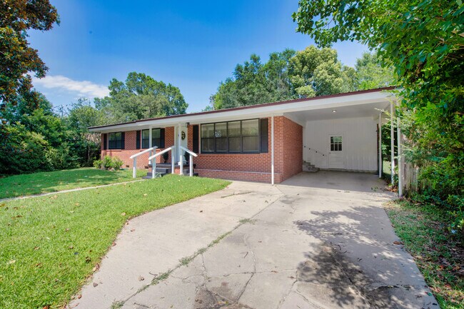 Foto del edificio - 6592 Sellers Dr