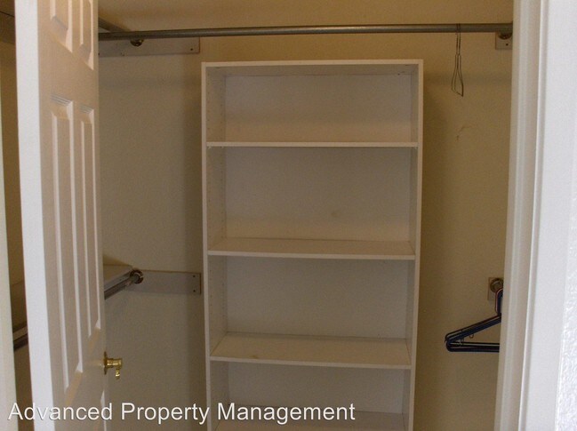 Building Photo - 2 br, 2 bath House - 28205 Bear Valley Rd.