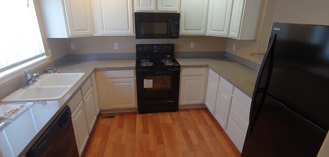 Foto del edificio - 1730 S Helena St