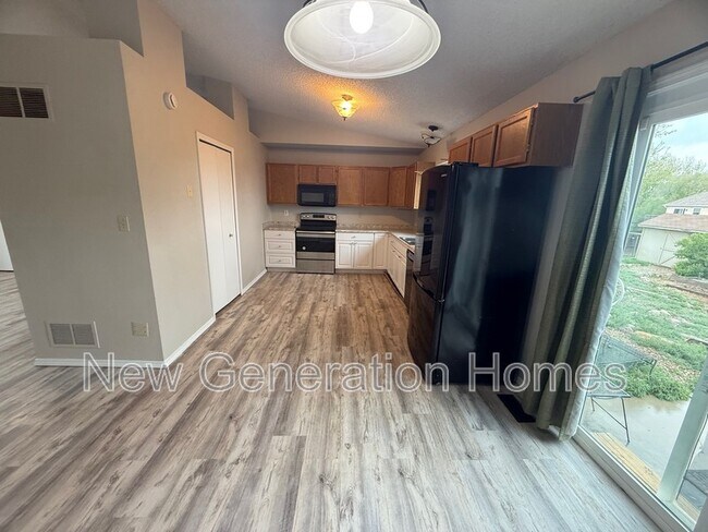 Foto del edificio - 9525 Aspen Grove Way