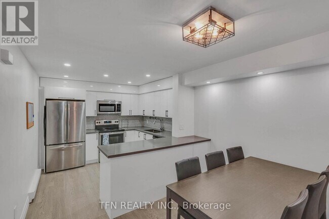 Building Photo - 242 Milestone Crescent