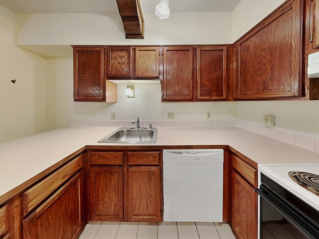 Foto del edificio - 852 N Summit Blvd