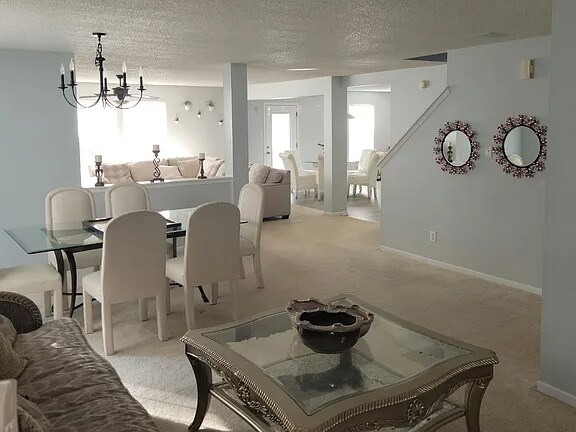 Foto del edificio - 14302 Holly Berry Cir