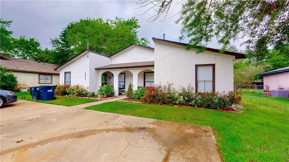 Foto principal - 1513 Pine Ridge Dr
