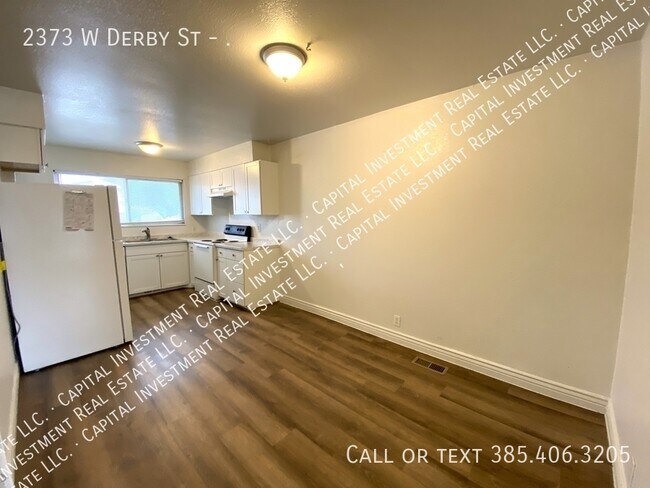 Building Photo - 2373 W Derby St