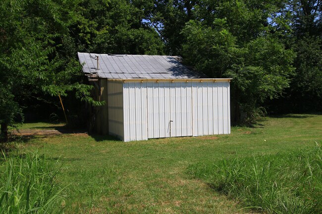Building Photo - 706 Cathy Ct