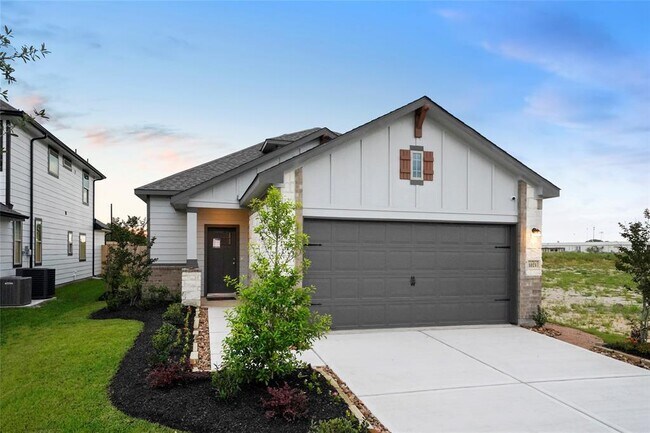 Building Photo - 1023 Bluebonnet Trl