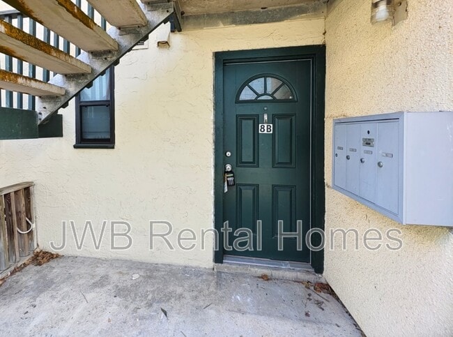 Building Photo - 1000 3rd St