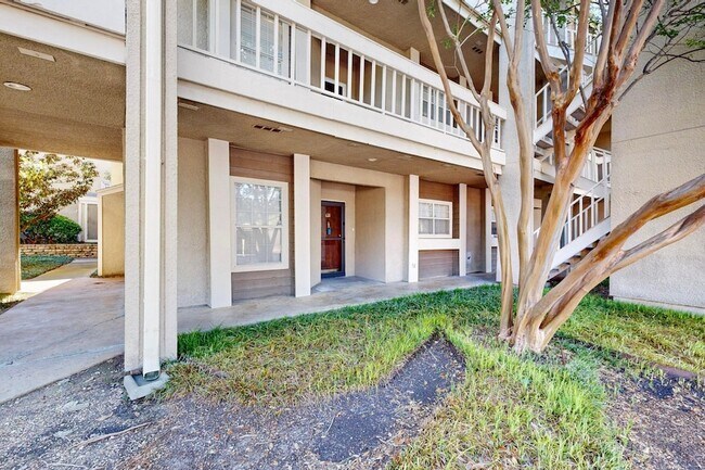 Foto del edificio - 5310 Keller Springs Rd