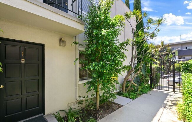Foto del edificio - 1288 Barry Ave