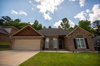 Building Photo - 3008 Thornberry Cir