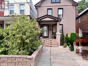 Building Photo - 212 Maria St