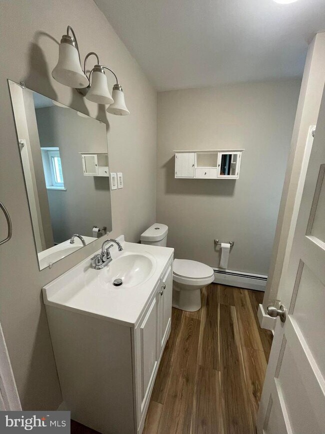 Foto del edificio - 327 S Church St