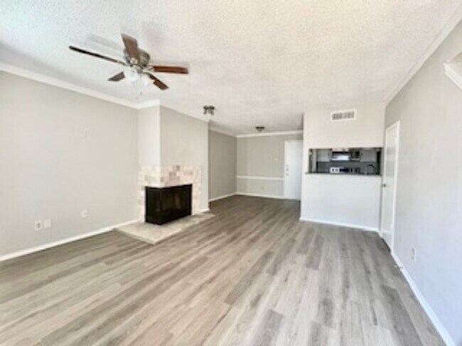 Foto del edificio - Updated 2 Bed, 3 Bath Condo in Prime North Dallas Location!