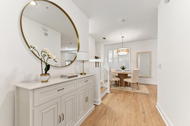 Foto del edificio - 642 NW 38th Cir