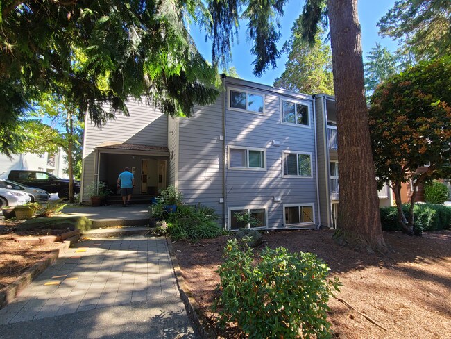 Building Photo - Twin Cedars Apartments