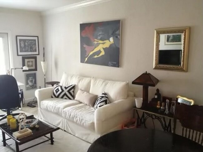 Foto del edificio - Stunning 1-Bedroom Condo in The Heart of D...