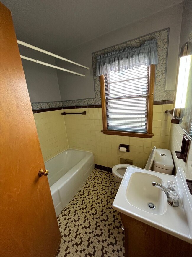 Foto del edificio - 2216 8th Ave