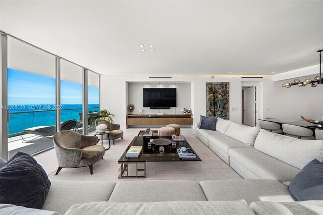 Foto del edificio - 18501 Collins Ave