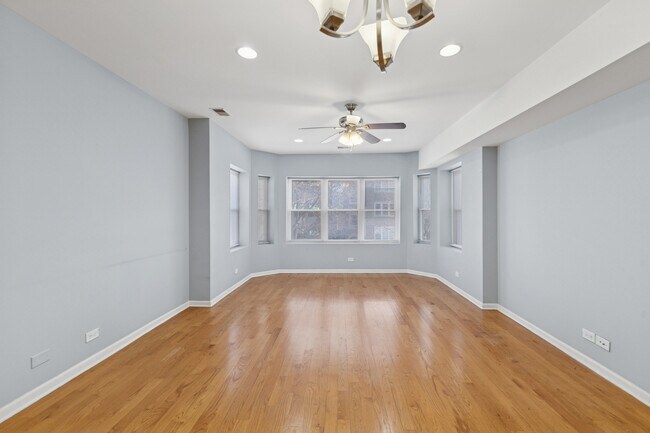 Building Photo - 9222 S Laflin St