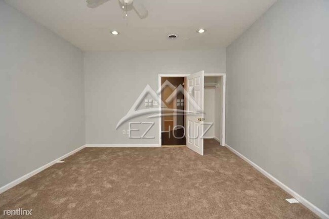 Foto del edificio - 4 br, 3 bath House - 2436 Barclay Street