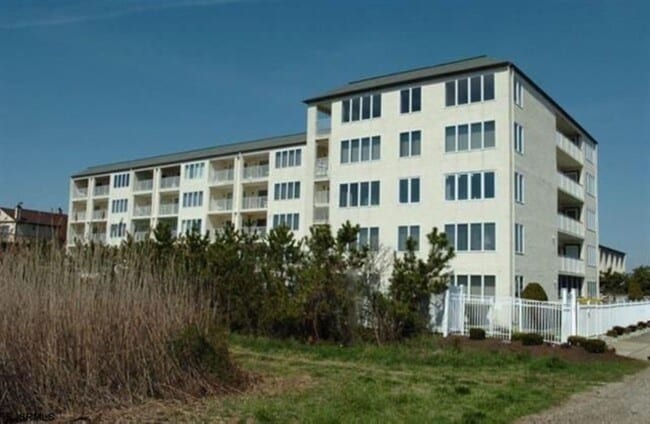 Building Photo - 4600 W Brigantine Ave