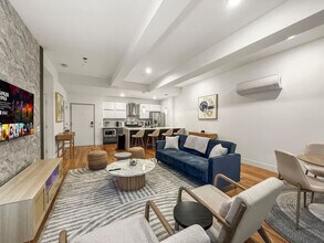 Building Photo - 236 W Thompson St