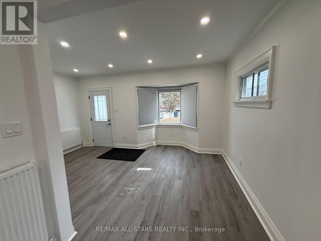 Building Photo - 92 Thirty Ninth St