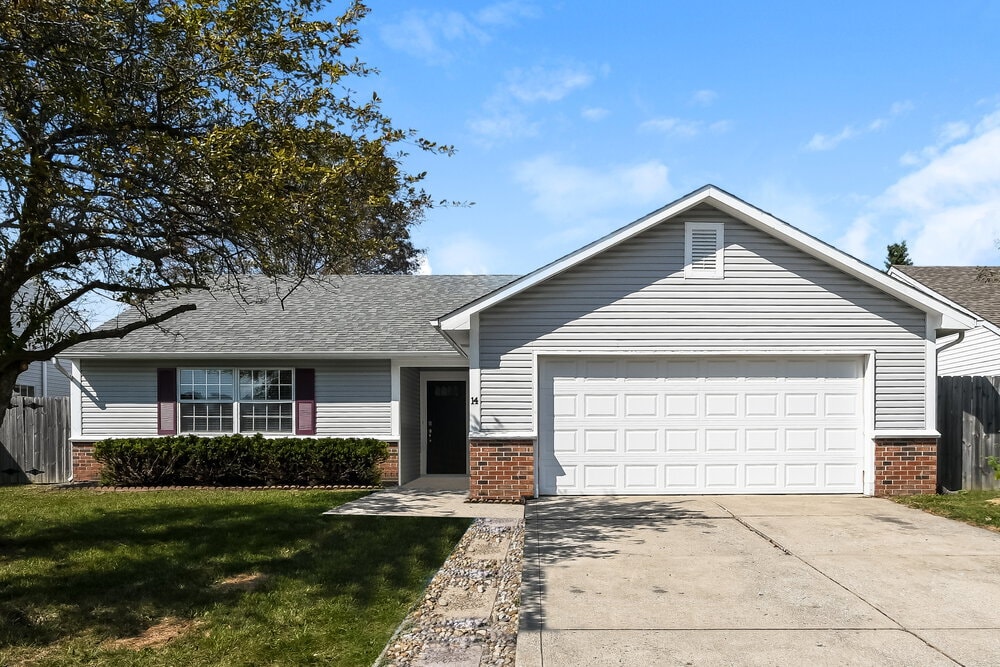 Primary Photo - 14 Lake Dr N