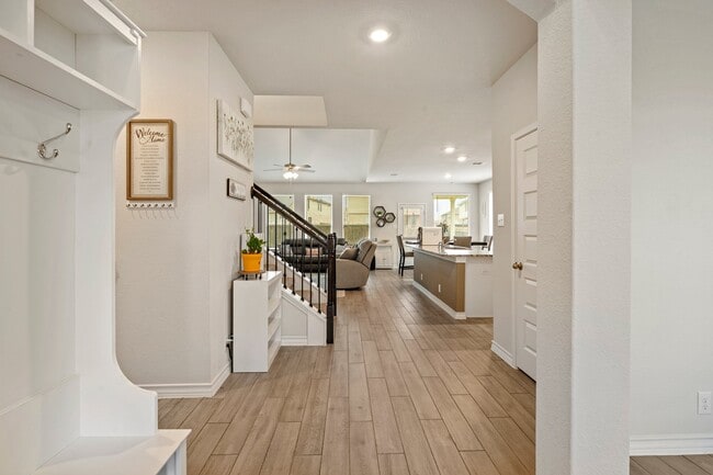 Building Photo - 512 Steele Shallows