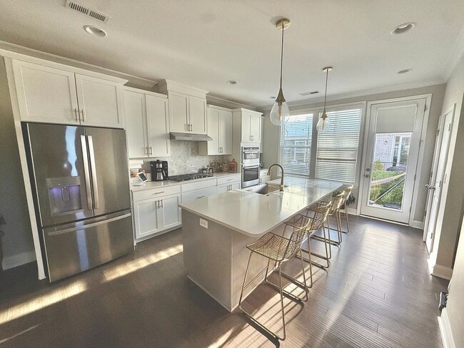 Building Photo - 407 Grey Reagan Trail