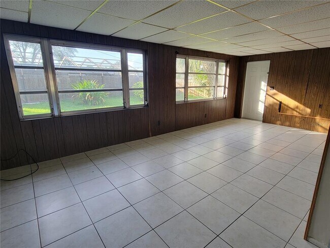 Foto del edificio - 612 Porpoise Rd