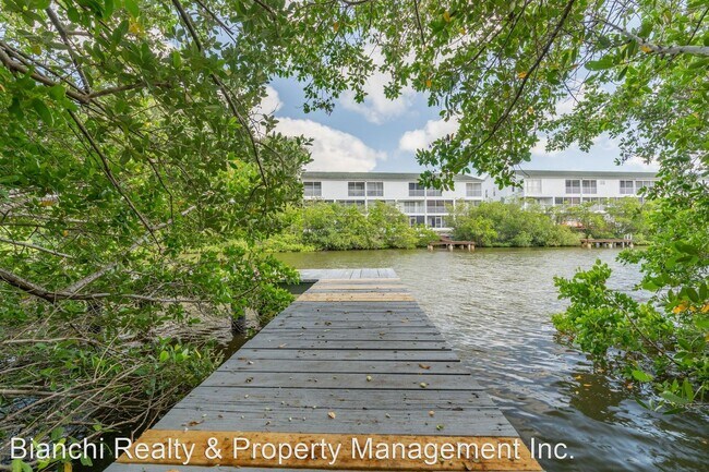 Building Photo - 3 br, 4 bath House - 14877 Seminole Trail