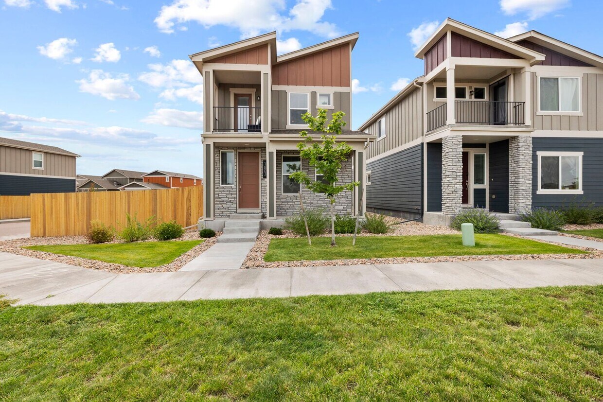 Primary Photo - Like New 4 Bedroom Home in The Nook @ Shil...