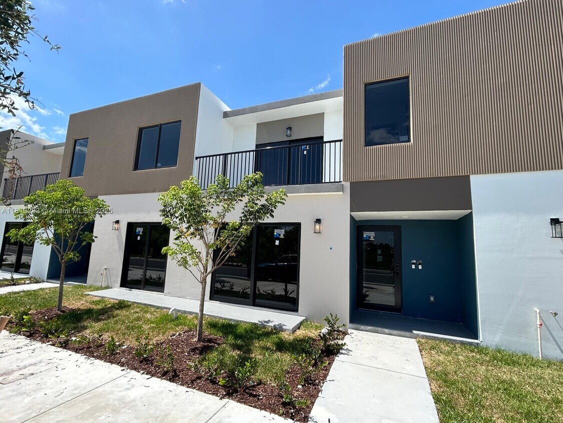 Foto principal - 14569 SW 262nd St
