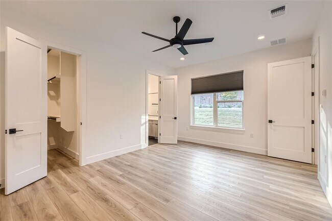 Foto del edificio - 590 Old Ml Rd