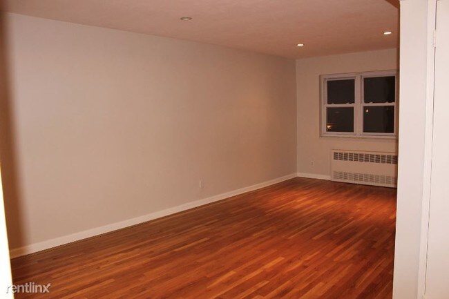 Foto del edificio - 6207 69th Pl