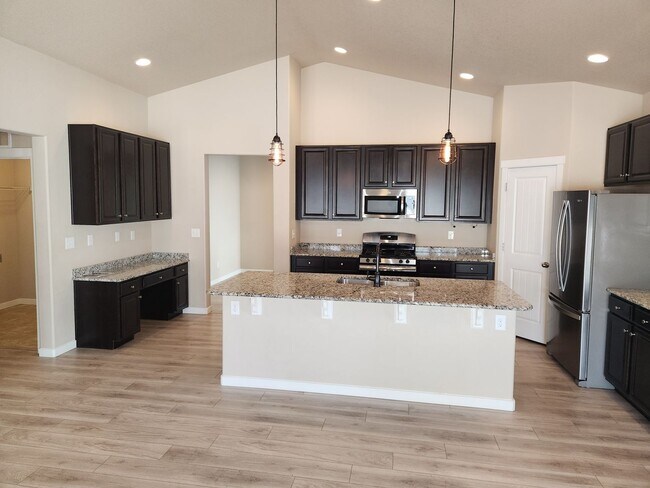 Building Photo - Broadmoor View Subdivision Rancher, Over 2,900 Sq. Ft.