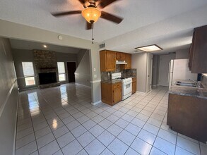 Building Photo - 7001 Winedale Dr
