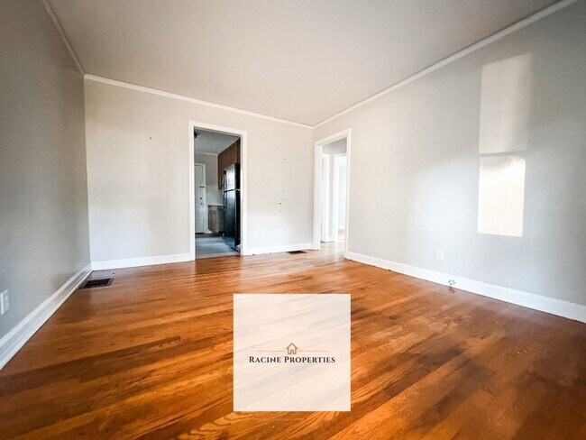 Foto del edificio - 7 Bristol Dr