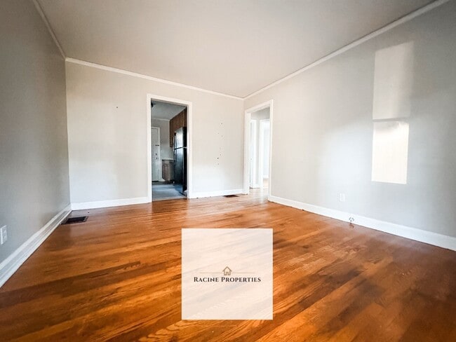 Building Photo - 7 Bristol Dr