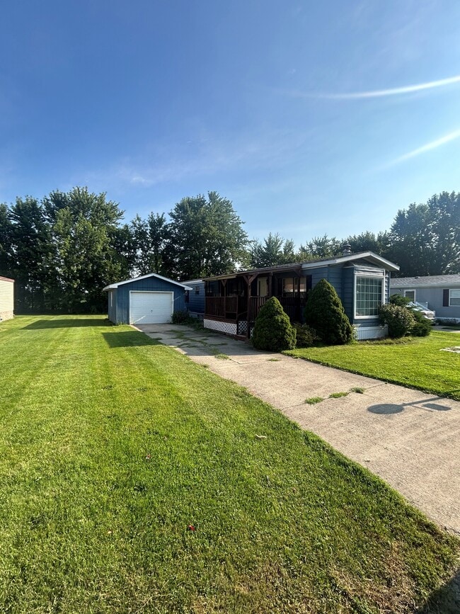 Building Photo - 38 Poplar Dr