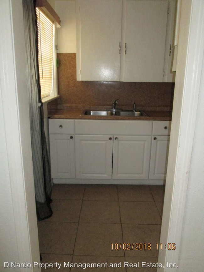 Foto del edificio - 2 br, 1 bath House - 517 Frances Terrace