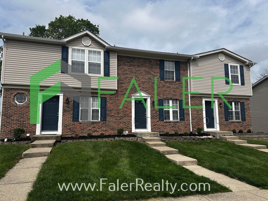 Foto principal - End Unit Town-home